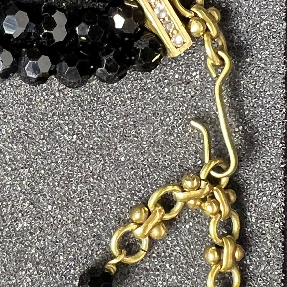 HEIDI DAUS "AN AFFAIR TO REMEMBER" 4 STRAND NECKLACE & EARRINGS SET Black & Red - Picture 9 of 14